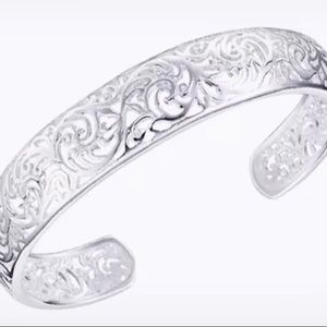 OPEN CUFF SILVER BANGLE